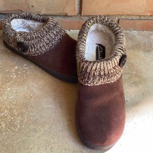 Clarks Suede Slipper size 7, brown